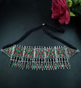 Flower Design Silver Plated Thread Necklace with Elegant Stone Work Ethnic Jewelry