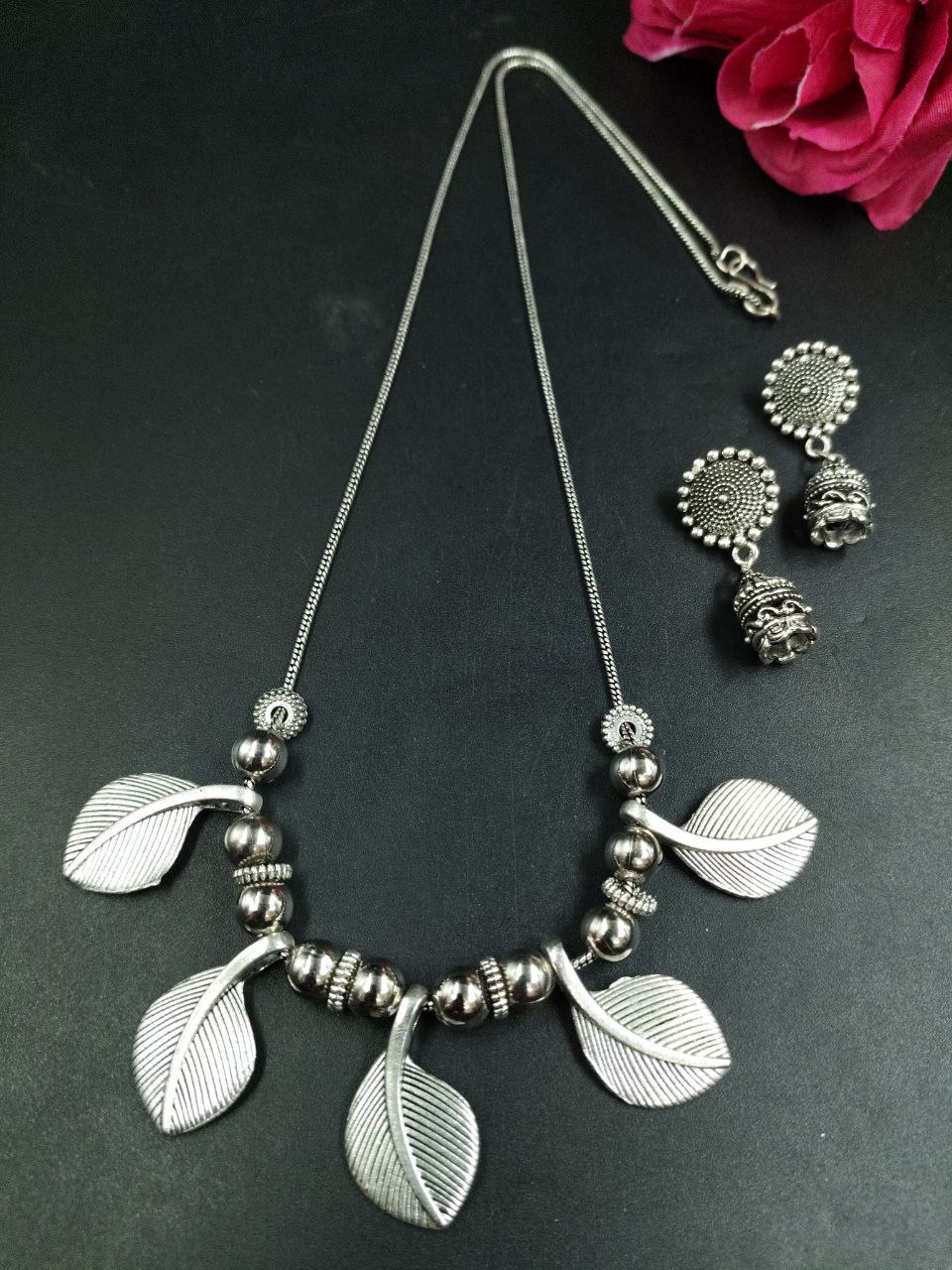 Silver Plated Leaf Chain Pendant Necklace for Women with Stylish Ethnic Design 1 Silver Plated Leaf Chain Pendant Necklace for Women with Stylish Ethnic Design