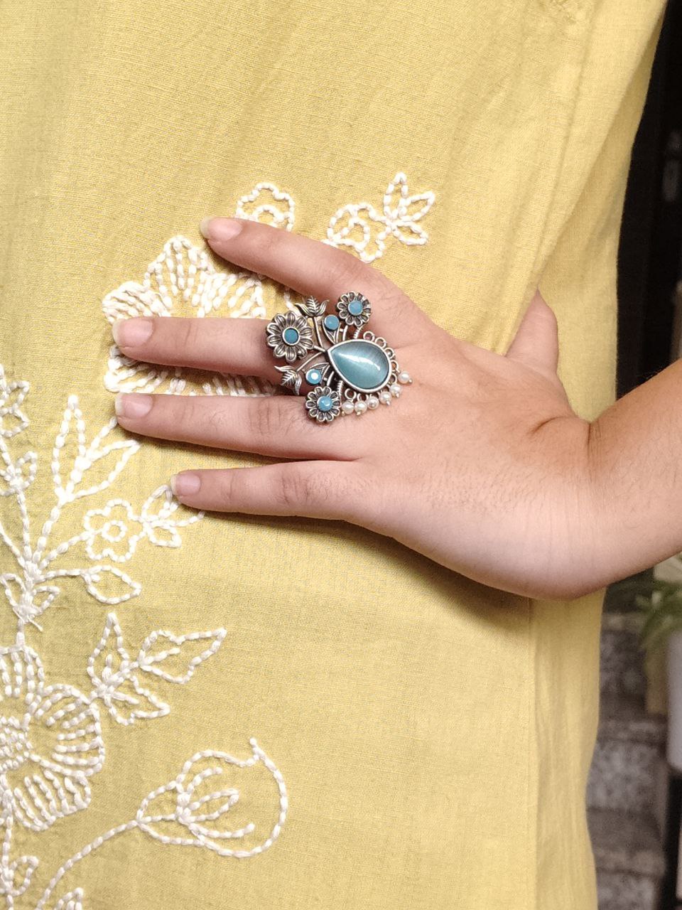 Traditional Flower Design Ring | Silver Replica Adjustable Stone & Pearl Work Best Jewelry 10 Silver replica adjustable flower ring with stone and pearl work.
