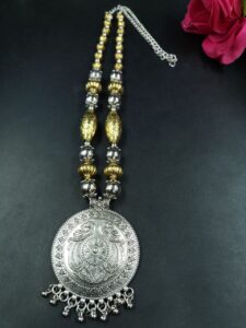 Traditional Two Tone Chain Necklace with Elegant Pearl Work for Ethnic Wear
