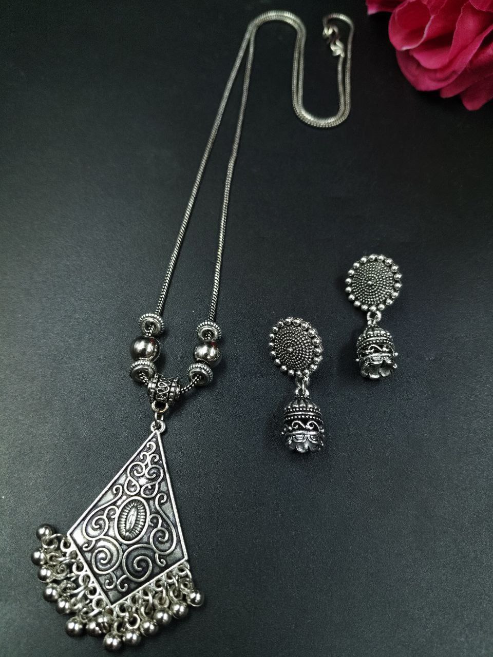 Floral Art Chain Pendant Necklace with Traditional Ghungroo Detailing for Women’s Ethnic Style 1 Floral Art Chain Pendant Necklace with Traditional Ghungroo Detailing for Women’s Ethnic Style