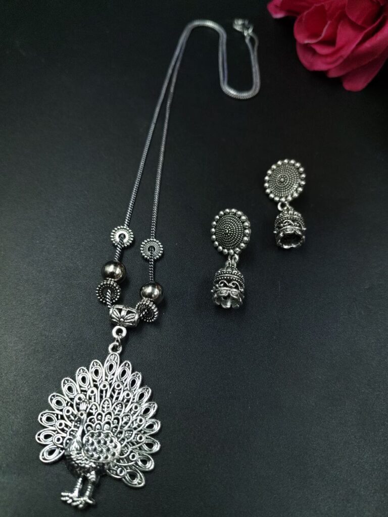 Silver Plated Peacock Chain Pendant Necklace for Women