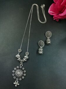 Flower Design German Silver Chain Pendant Necklace for Women