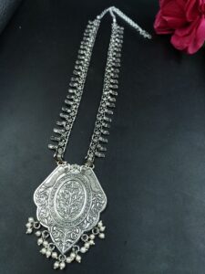 Floral Art Silver Plated Oxidized Chain Necklace with Elegant Pearl Work Jewelry