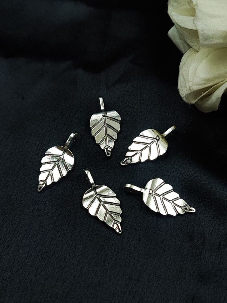 Leaf Design German Silver Charm Raw Material for DIY Jewelry Making (5 piece)