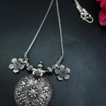Round Shape Floral Art Silver Plated Chain Necklace with Elegant Traditional Design