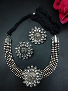 Traditional Flower Design Silver Plated Thread Necklace with Elegant Stone Work