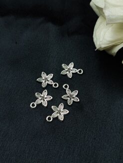 Decorative Flower Pattern German Silver Charm Raw Material for DIY Jewelry Making (5 piece)
