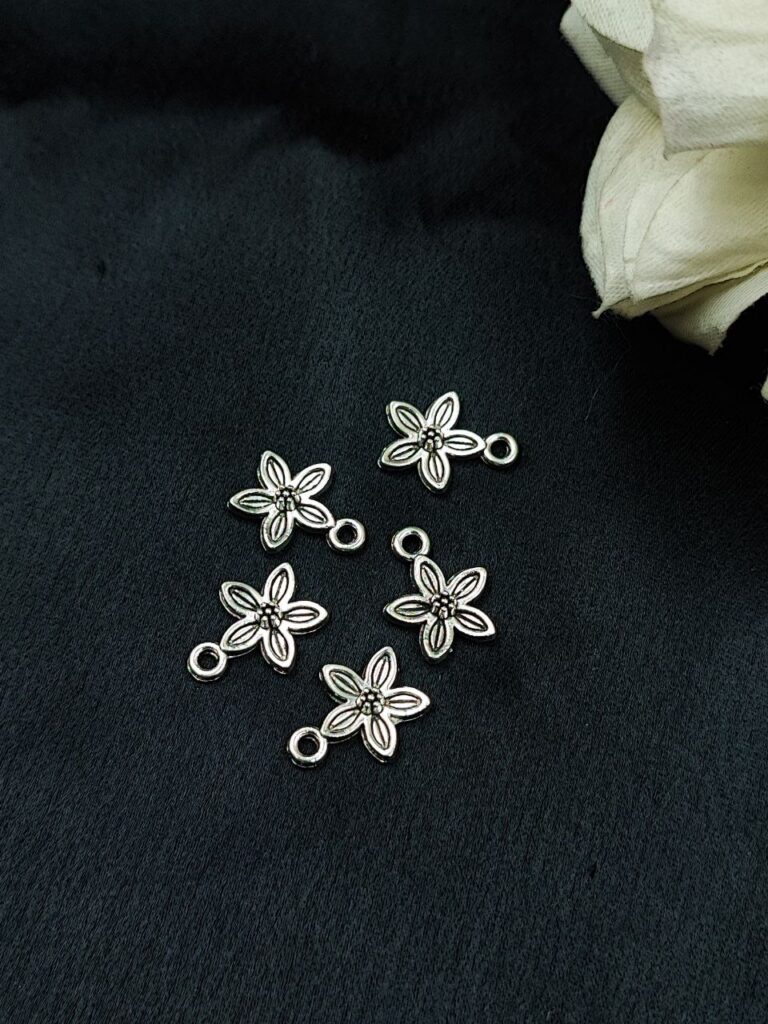 Decorative Flower Pattern German Silver Charm Raw Material for DIY Jewelry Making (5 piece)