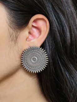 Elegant round oxidized stud earrings