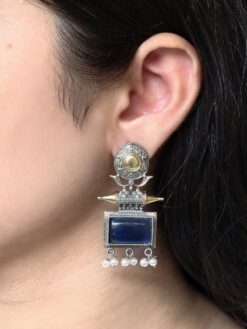 Two-tone stud earrings with Monalisa stone and pearl detailing