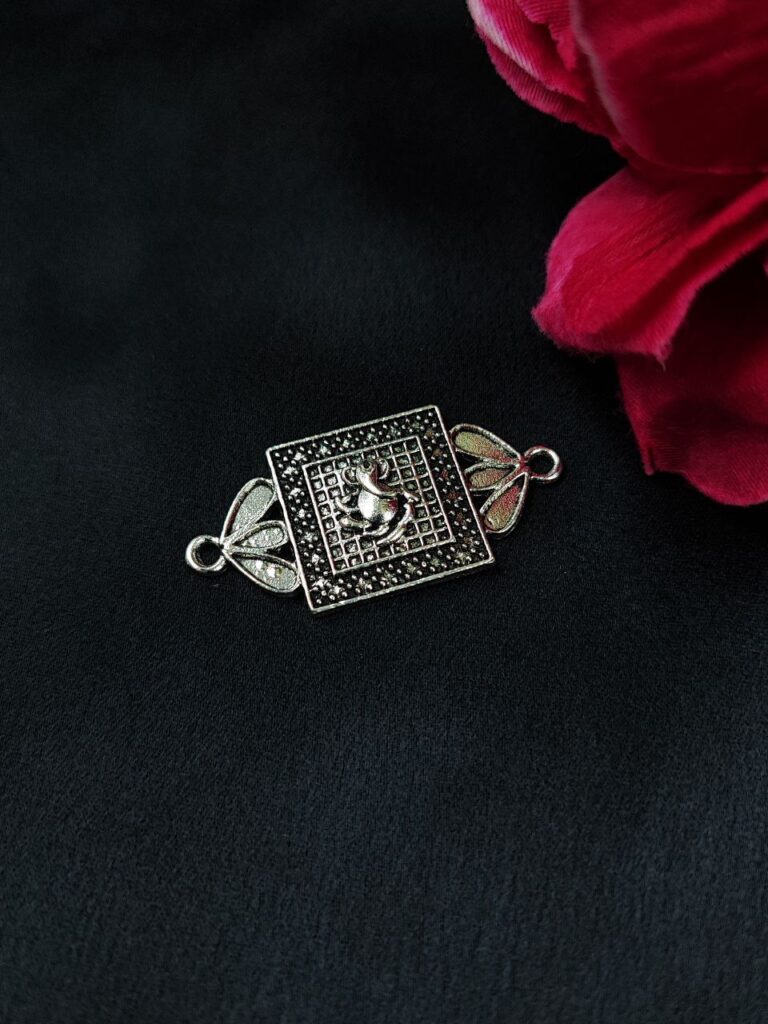 Ganesha Design Silver Plated Charm Raw Material for DIY Jewelry Making