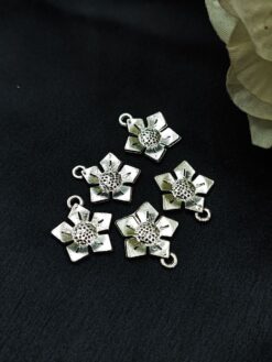 Classic Flower Pattern German Silver Charm Raw Material for DIY Jewelry Making (5 peace)