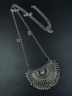 Traditional Art Boho Style Silver Plated Chain Necklace with Elegant Pearl Work