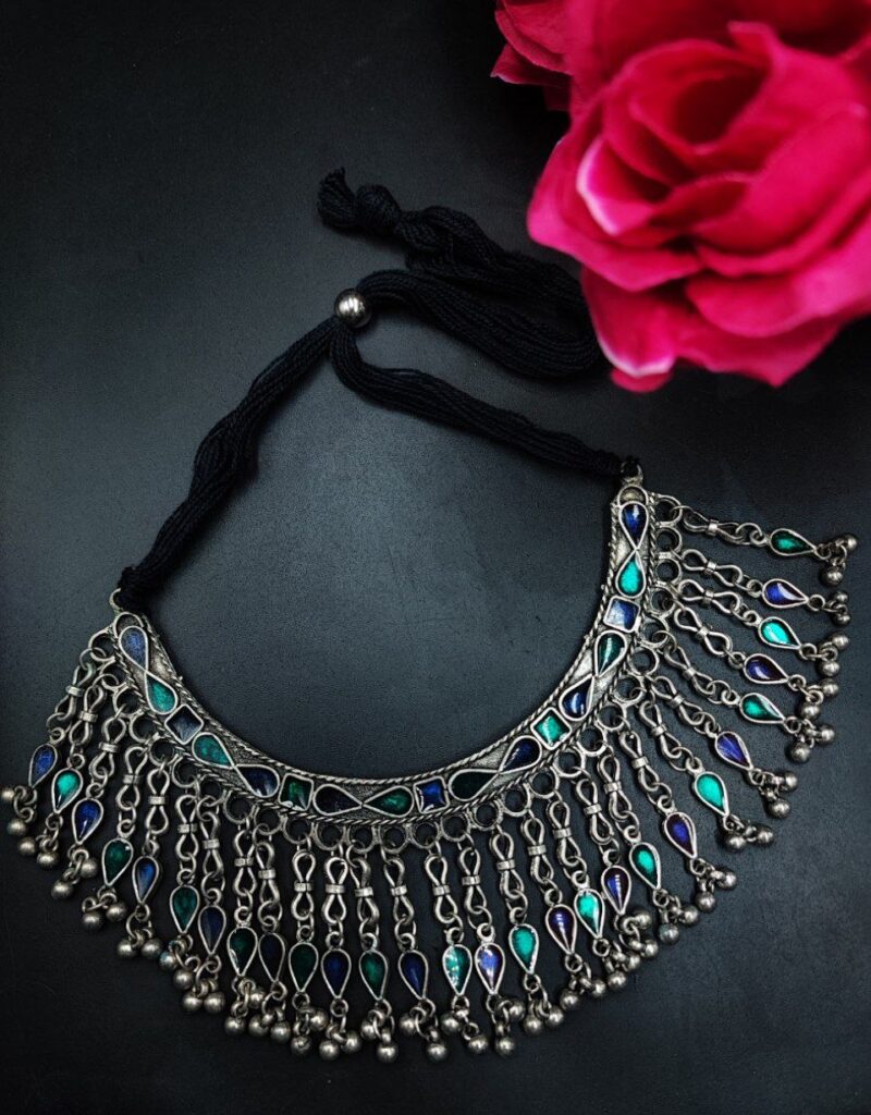 Geometric Design Silver Plated Thread Necklace with Beautiful Stone and Pearl Work