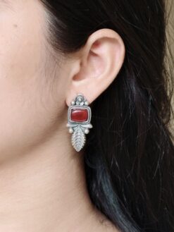 Silver replica leaf design stud earrings with Monalisa stone