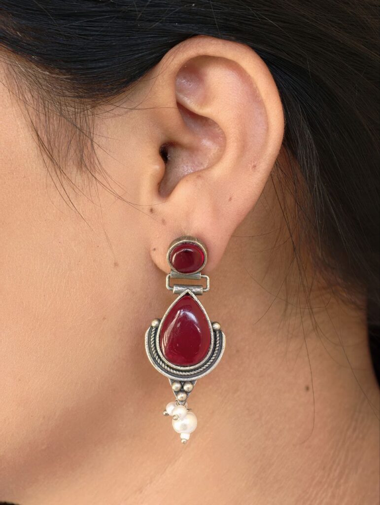 Elegant Vintage Drop Earring – Timeless Stunning Antique Style Jewelry for Women