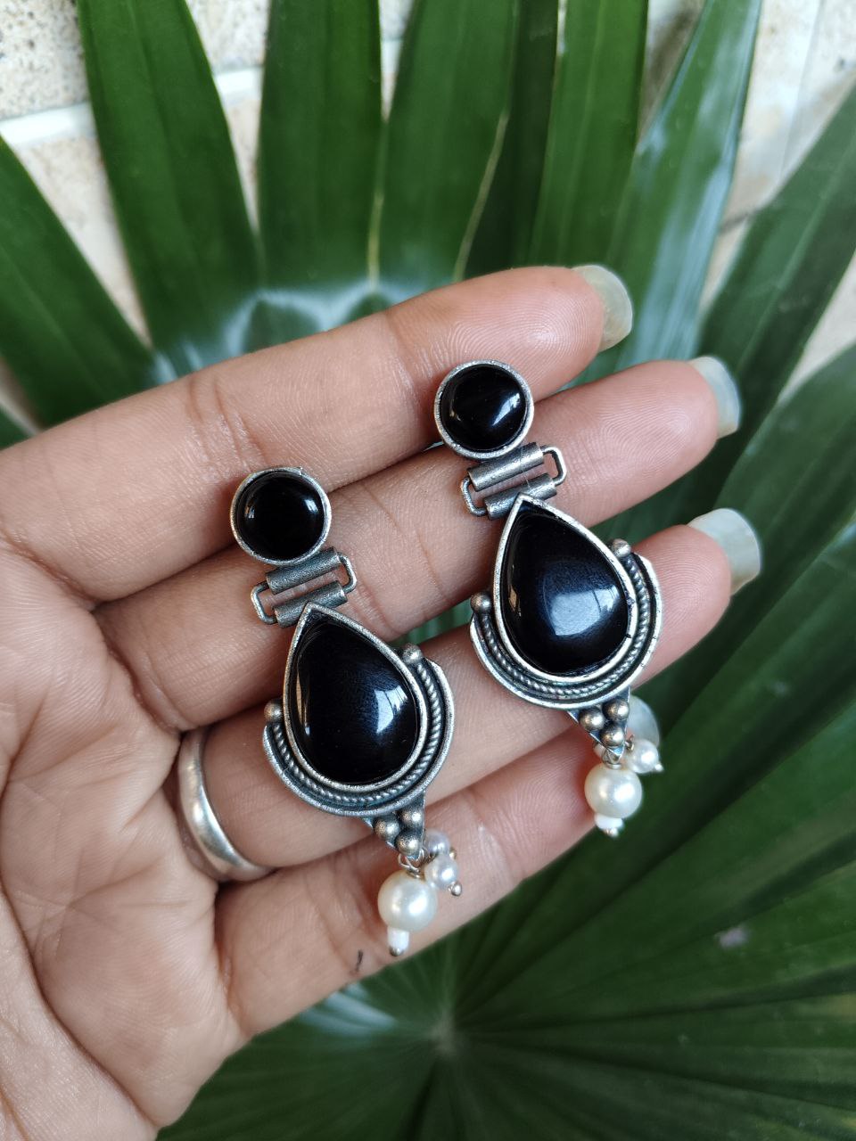 Elegant Vintage Drop Earring – Timeless Stunning Antique Style Jewelry for Women 2 Vintage Drop Earring Elegant Antique Style Brass Jewelry for Women