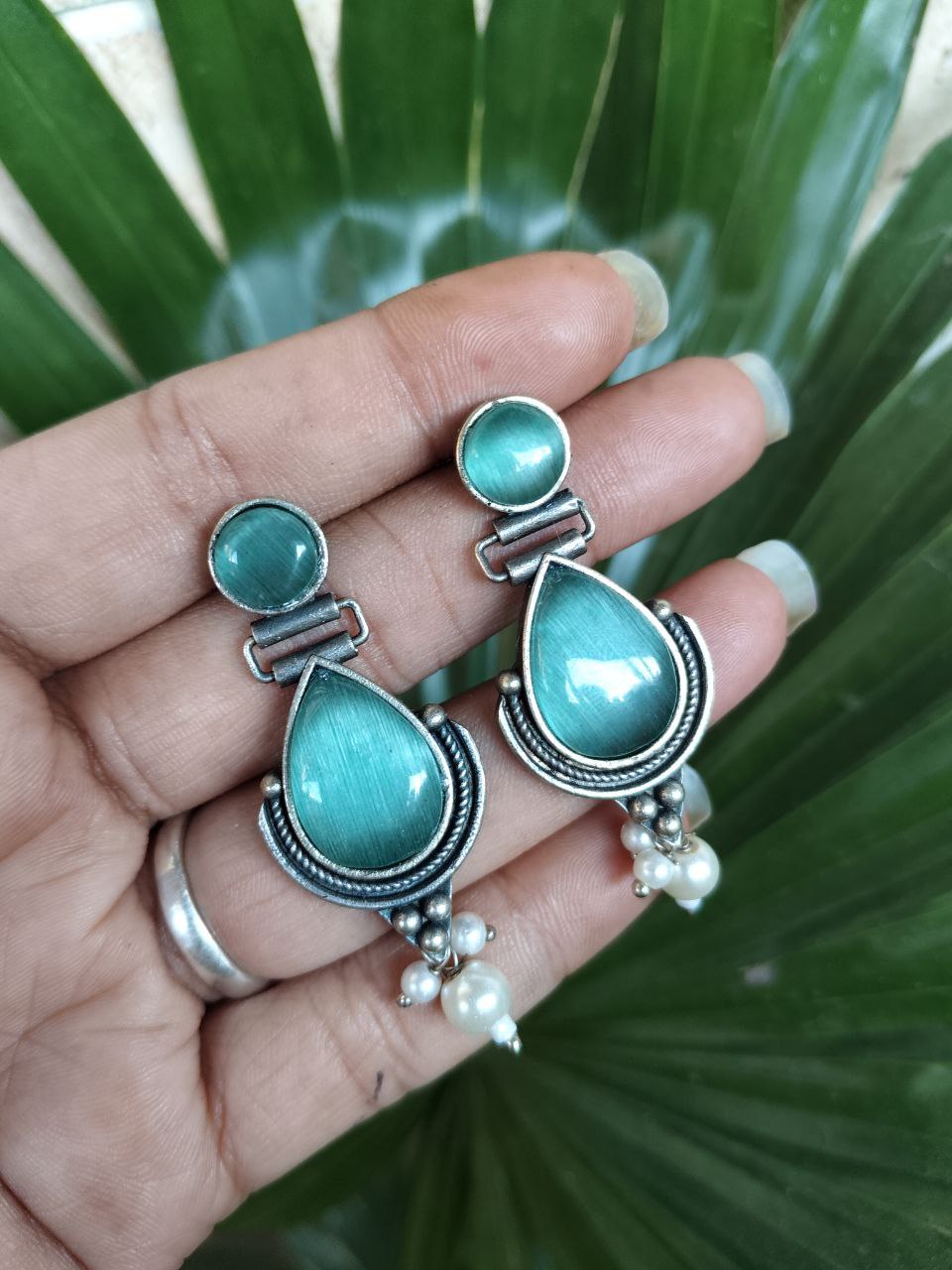 Elegant Vintage Drop Earring – Timeless Stunning Antique Style Jewelry for Women 6 Vintage Drop Earring Elegant Antique Style Brass Jewelry for Women