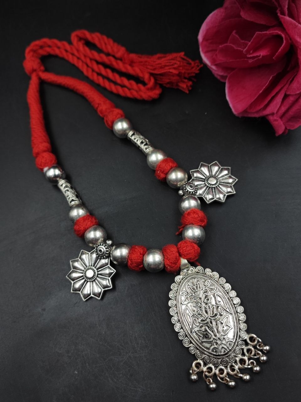 Floral Art Silver Thread Necklace Jewelry with Traditional Stylish Graceful Look 1 Silver Thread Necklace stylish brass jewelry design