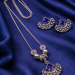 Half Moon Necklace Set Dazzling Jewelry for Party Wear Look - Blue