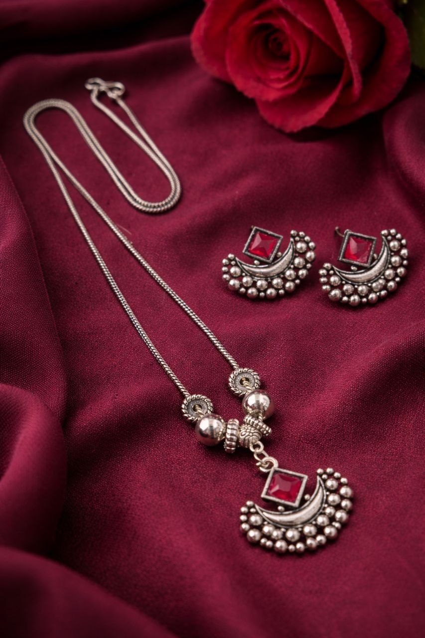 Half Moon Necklace Set Dazzling Jewelry for Party Wear Look 2 Half Moon Necklace Set stylish brass jewelry design