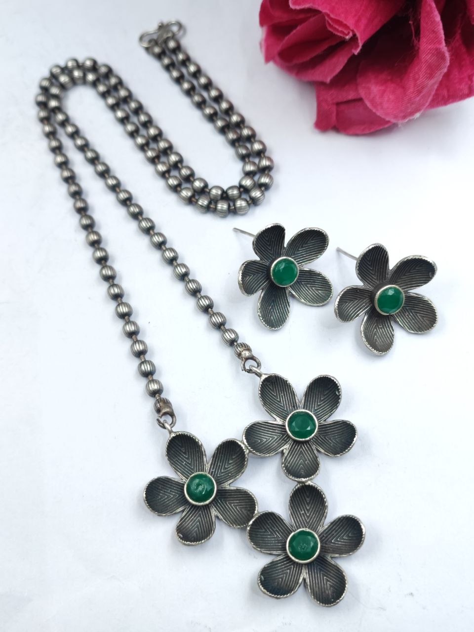 Designer Flower Necklace Set Jewelry for Beautiful Party Wear Look 7 Flower Necklace Set stylish brass jewelry design