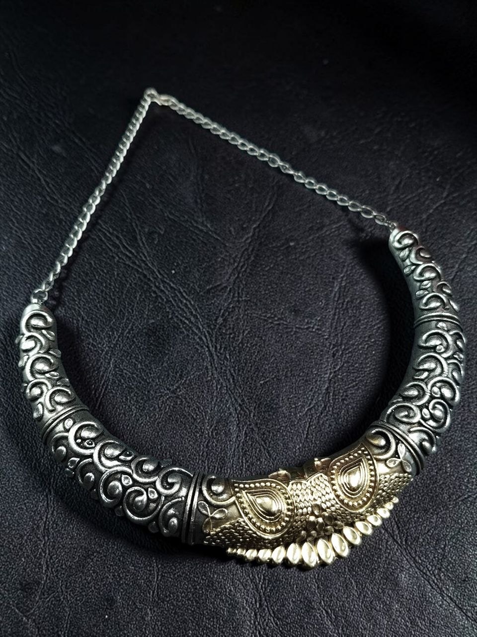 Two Tone Hasli Necklace Stunning Jewelry for Royal Look 1 Hasli Necklace stylish brass jewelry design