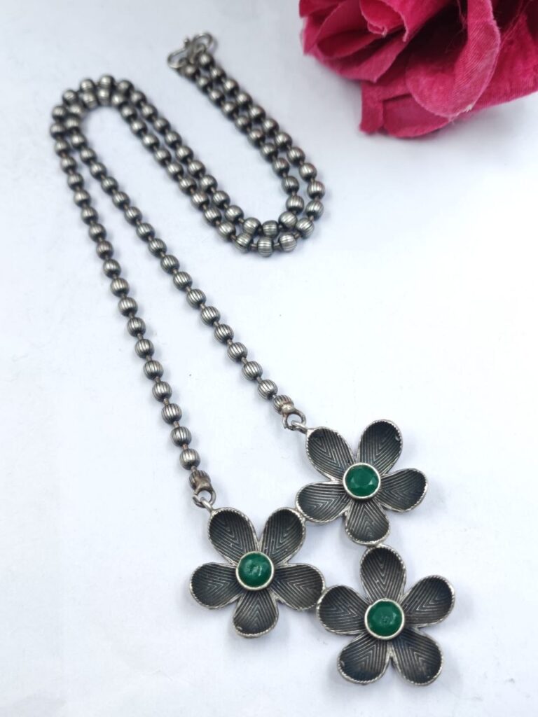 Floral Art Necklace Stunning Jewelry for Beautiful Look