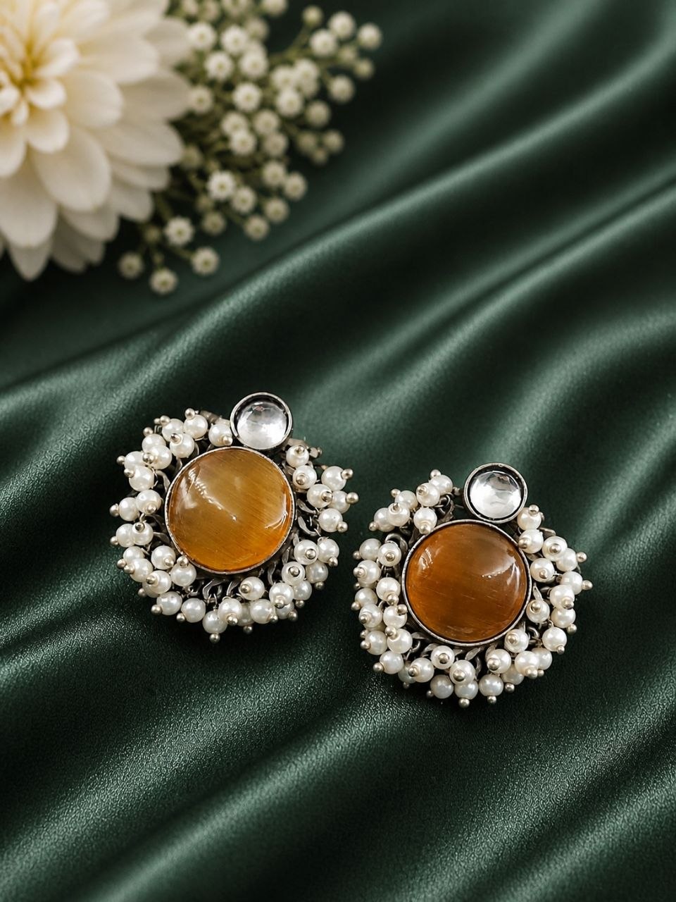 Round Stud Earring Dazzling Minimal Design for Stylish Look 3 Round Stud Earring stylish brass jewelry design