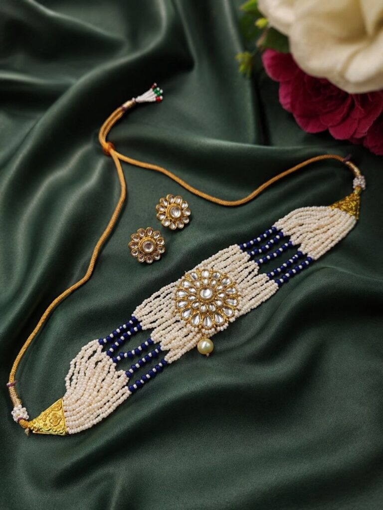 Gold Plated Necklace Glamorous Style for Beautiful Traditional Wear