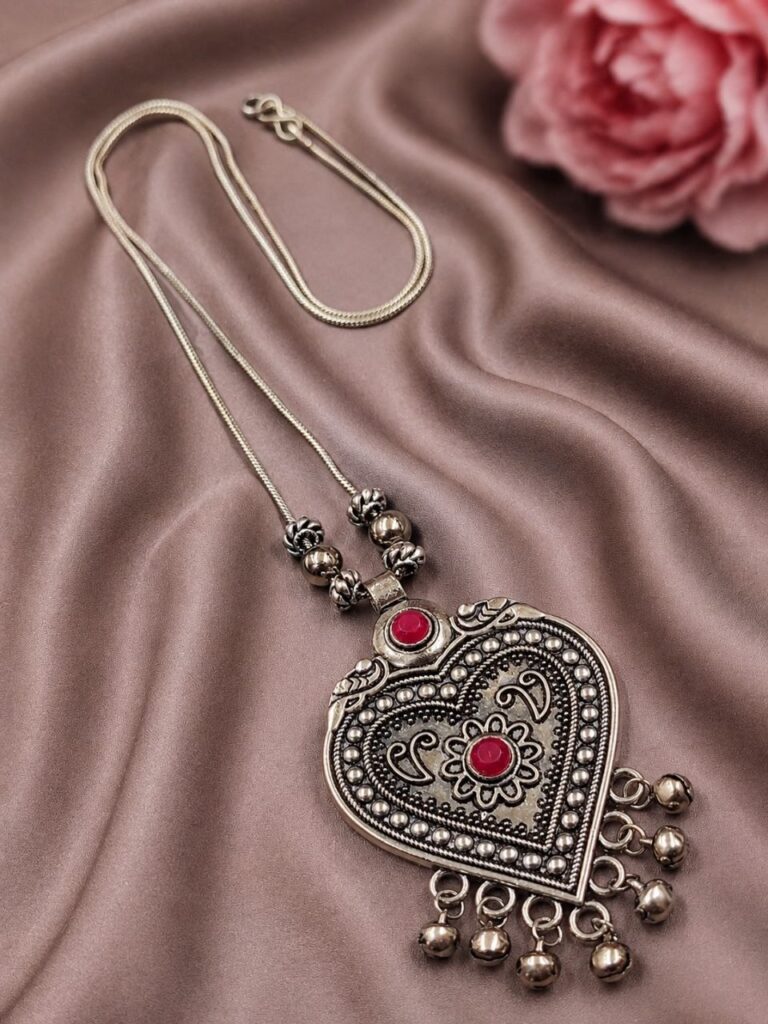 Unique Heart Necklace Gorgeous Design for Beautiful Fashion