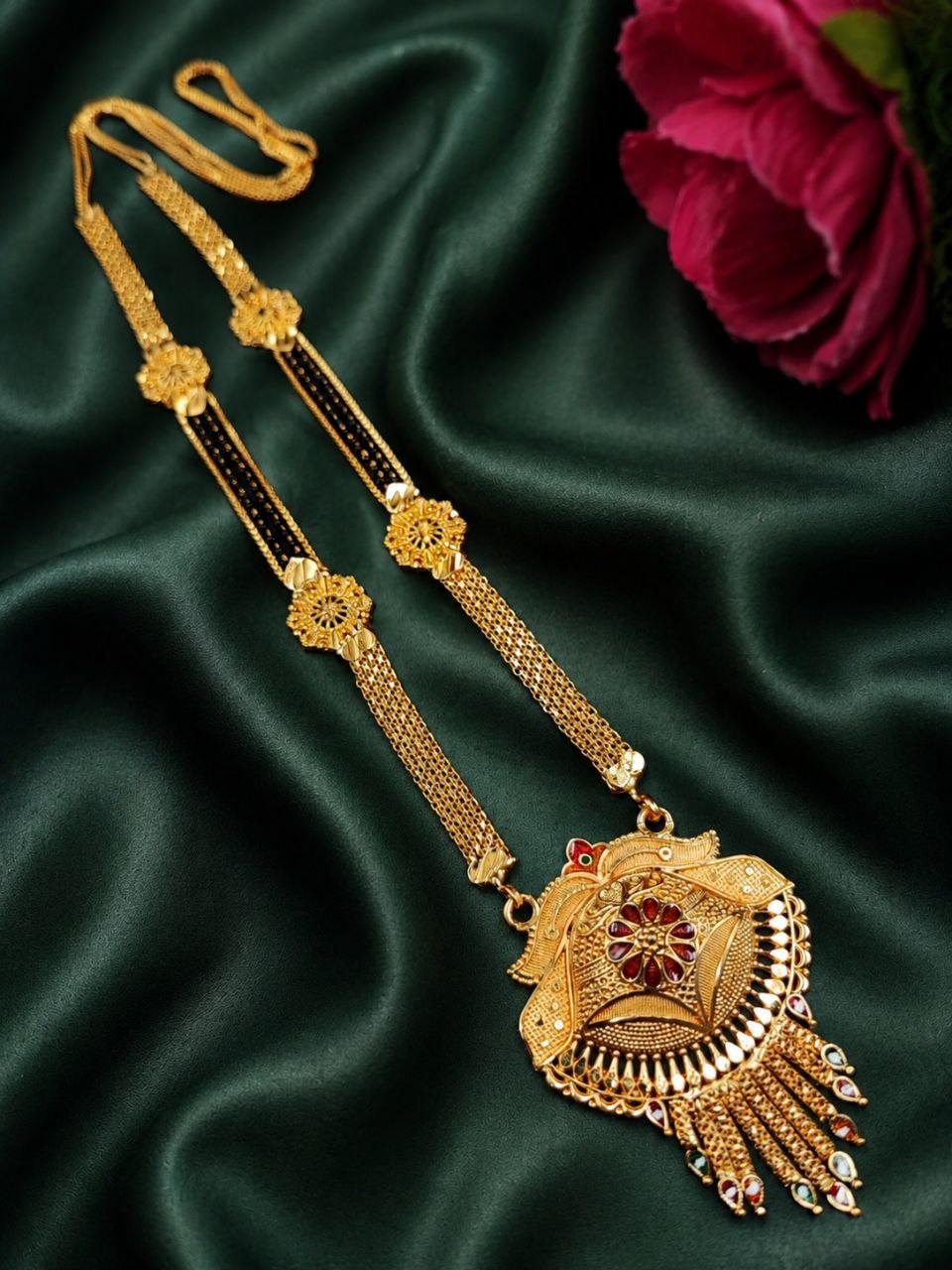 Traditional Mangal Sutra Timeless Symbol of Love and Elegant Ethnic Fashion 1 Traditional Mangal Sutra elegant ethnic jewelry design