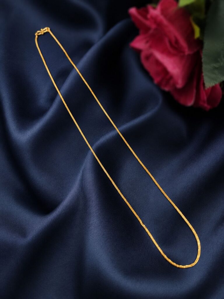 Elegant Gold Chain Sophisticated Design for Special Occasion Wear