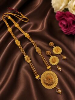 Traditional Gold Necklace Set elegant ethnic jewelry design