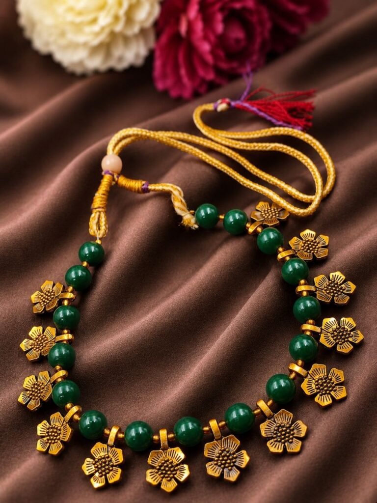 Flower Beads Necklace Gorgeous Design for Traditional Fashion Style
