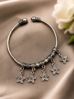 Floral Charming Bangle elegant floral traditional jewelry