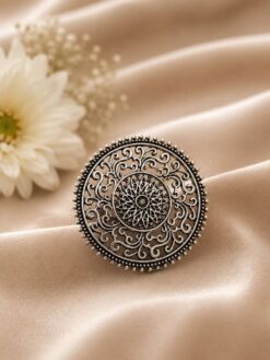 Antique Floral Ring elegant vintage flower jewelry design