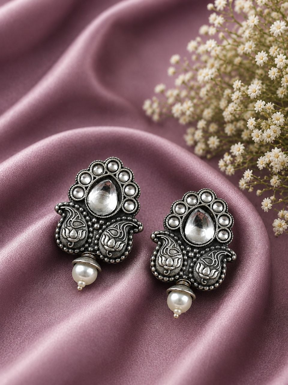 Leaf Stud Earring Elegant Jewelry for Everyday, Office & Festive Wear 1 Leaf Stud Earring elegant nature-inspired jewelry design