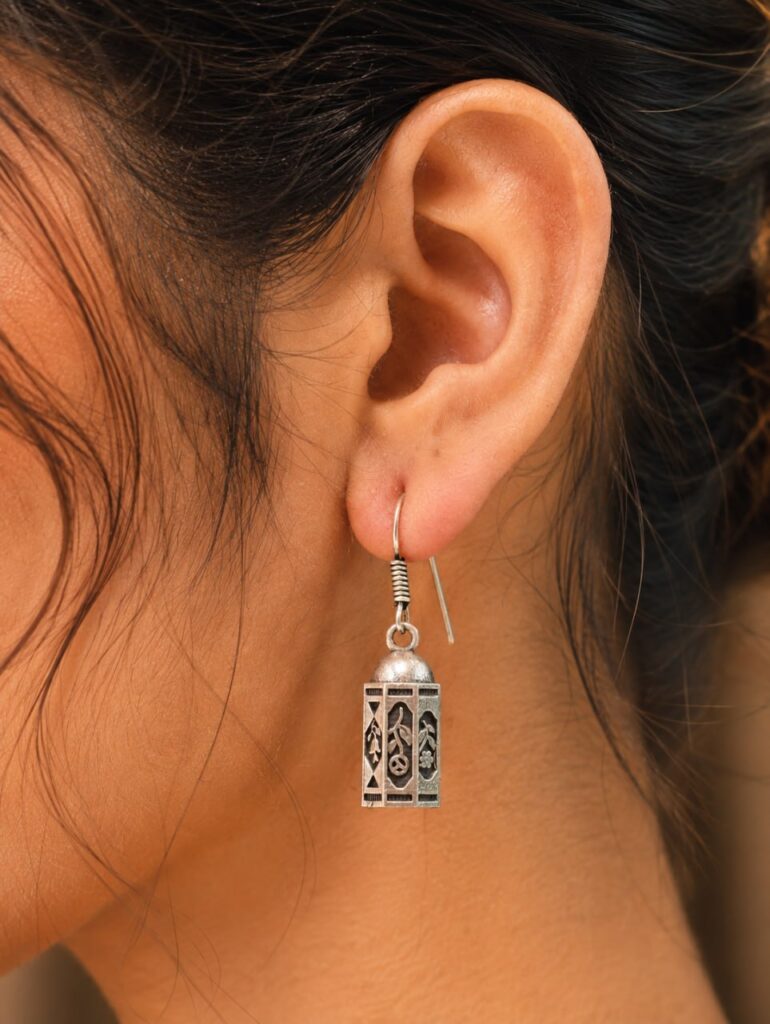 Vintage Design Silver Earring Traditional Jewelry for Weddings, & Party Wear