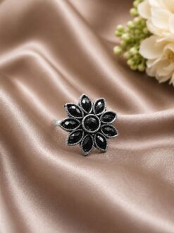 Beautiful Flower Ring elegant floral jewelry design
