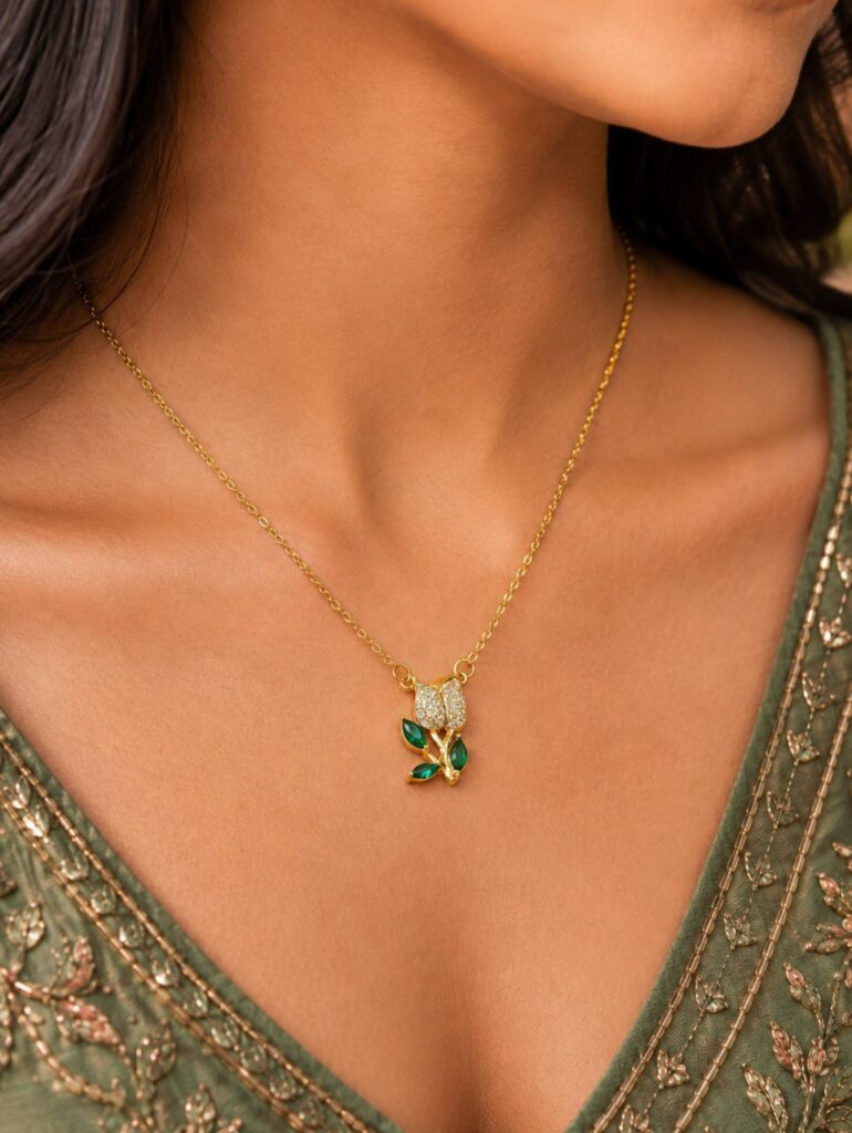Anti Tarnish Leaf Necklace Gold Plated Necklace for Trendy Fashion