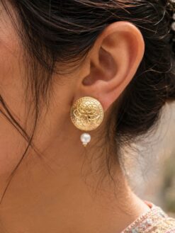 Golden Flower Art Stud Earring elegant floral golden brass jewelry for women