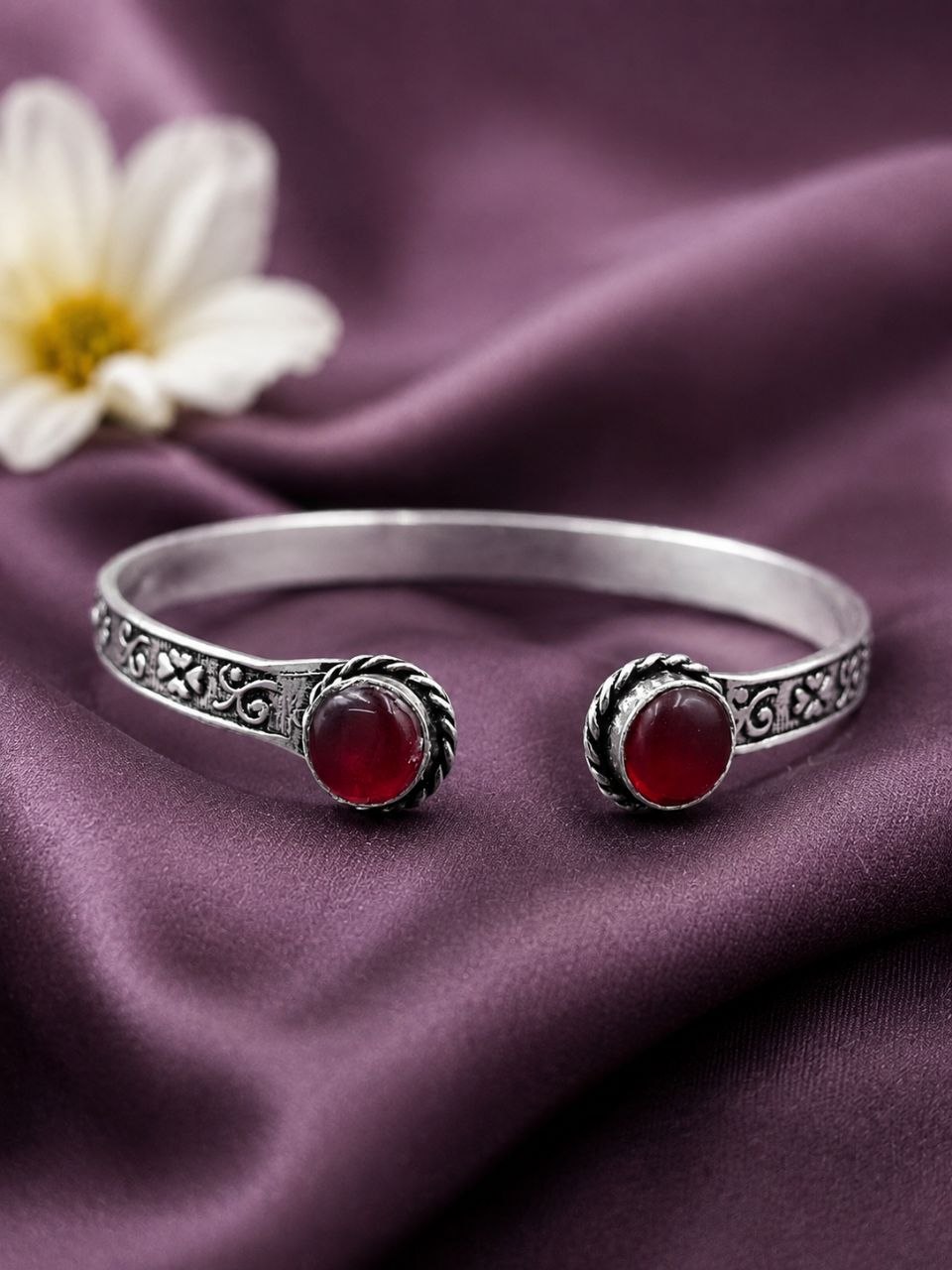 Silver Round Bracelet – Elegant Premium Jewelry for Every Occasion 9 Silver Round Bracelet elegant premium brass jewelry stylish round wrist accessory