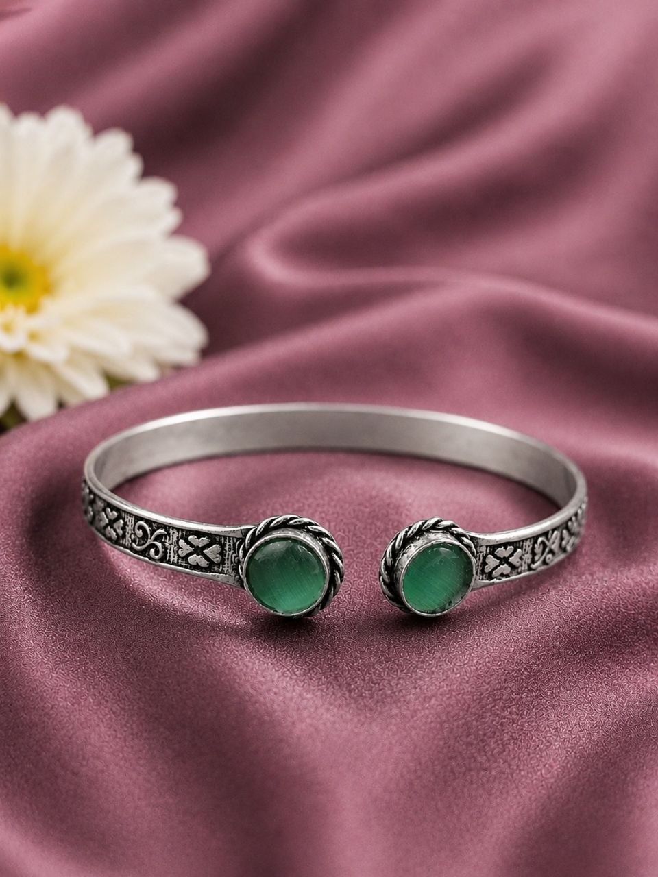 Silver Round Bracelet – Elegant Premium Jewelry for Every Occasion 3 Silver Round Bracelet elegant premium brass jewelry stylish round wrist accessory