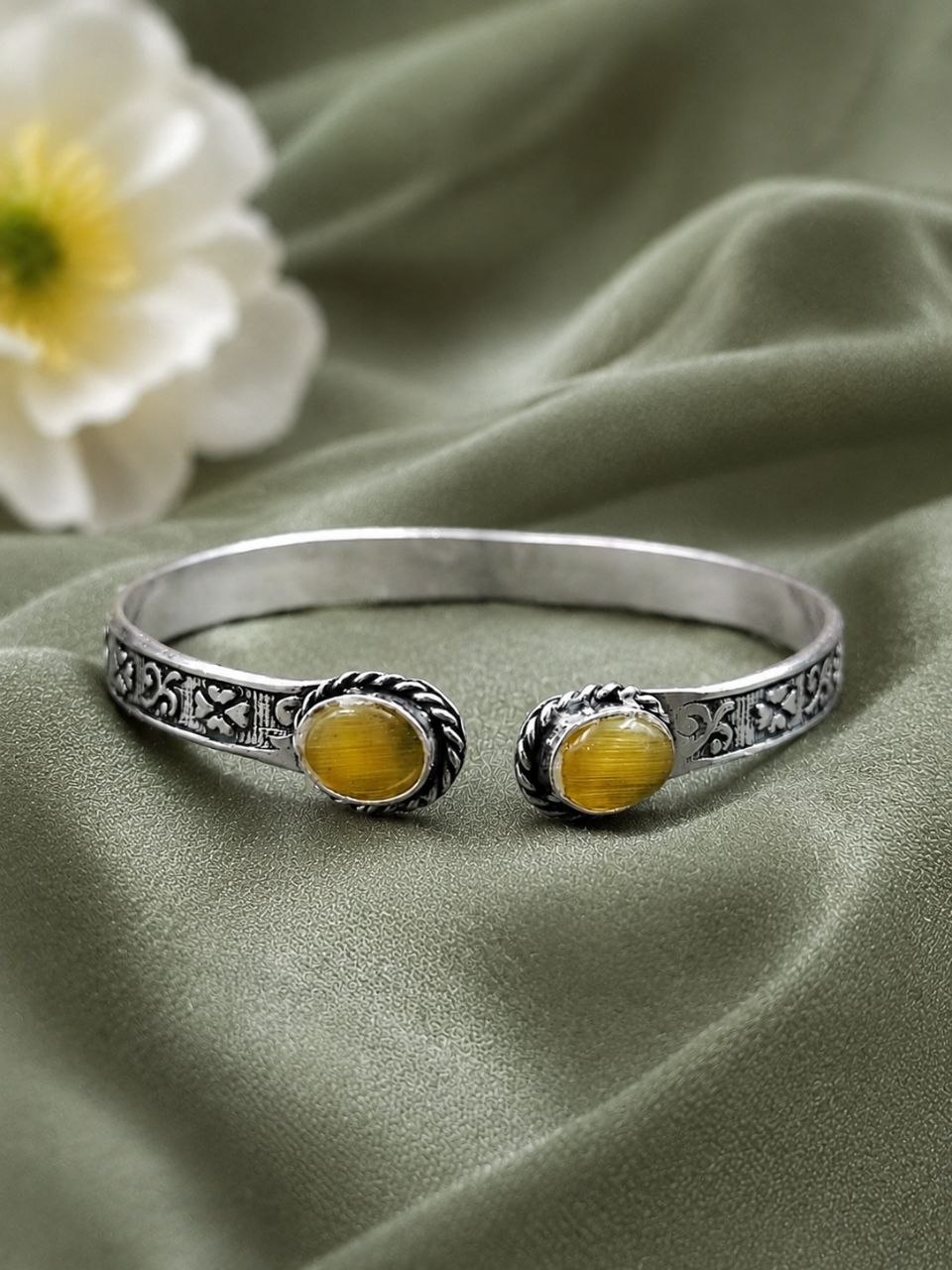 Designer Silver Bracelet – Exquisite Premium Jewelry for Elegant Modern Style 10 Designer Silver Bracelet elegant premium brass jewelry stylish modern wrist accessory