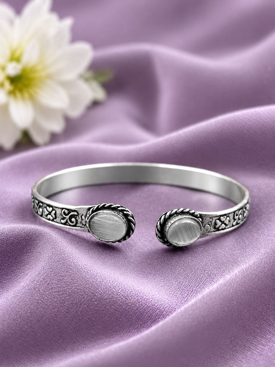 Designer Silver Bracelet – Exquisite Premium Jewelry for Elegant Modern Style 7 Designer Silver Bracelet elegant premium brass jewelry stylish modern wrist accessory