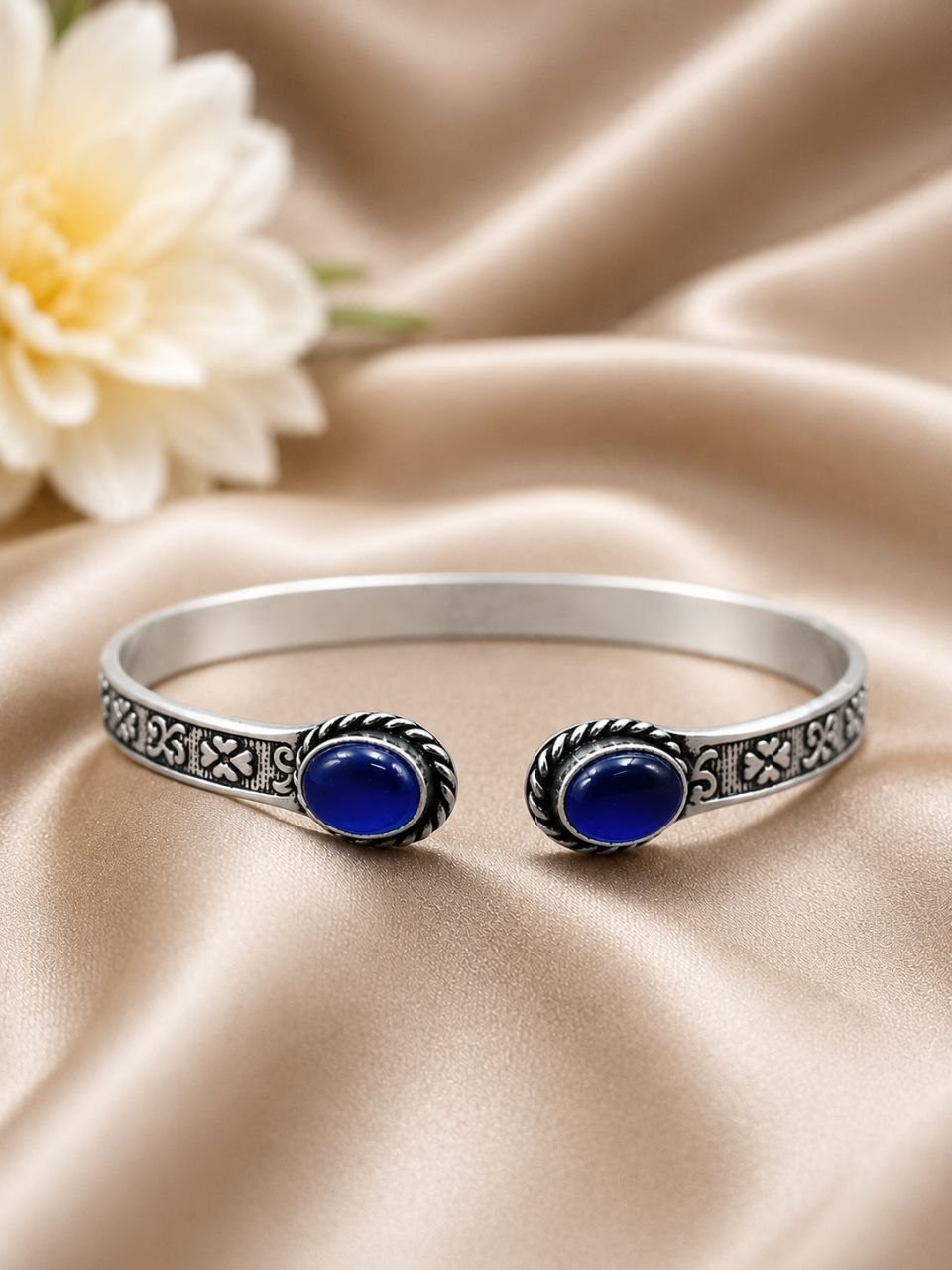 Designer Silver Bracelet – Exquisite Premium Jewelry for Elegant Modern Style 6 Designer Silver Bracelet elegant premium brass jewelry stylish modern wrist accessory