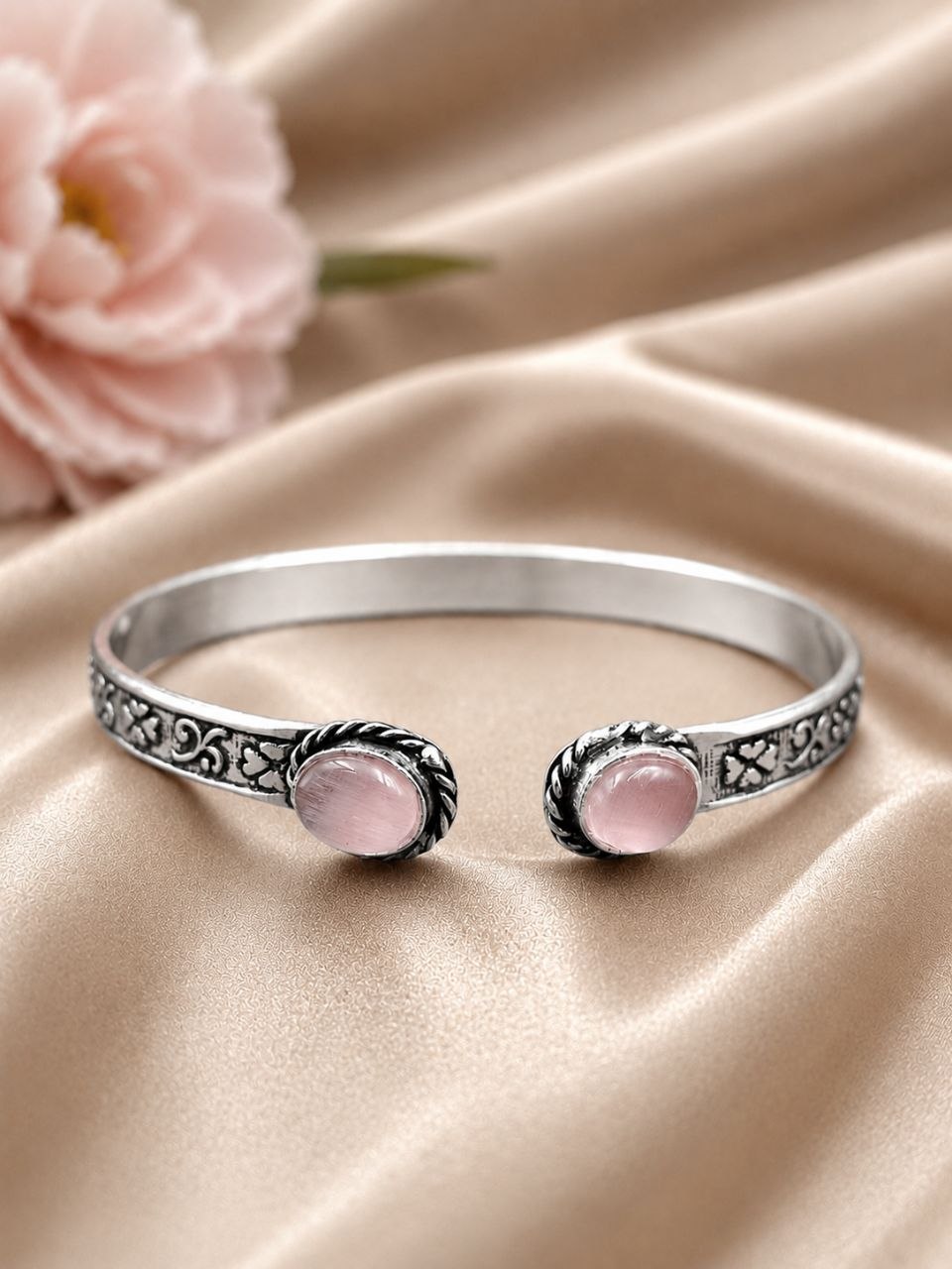 Designer Silver Bracelet – Exquisite Premium Jewelry for Elegant Modern Style 4 Designer Silver Bracelet elegant premium brass jewelry stylish modern wrist accessory