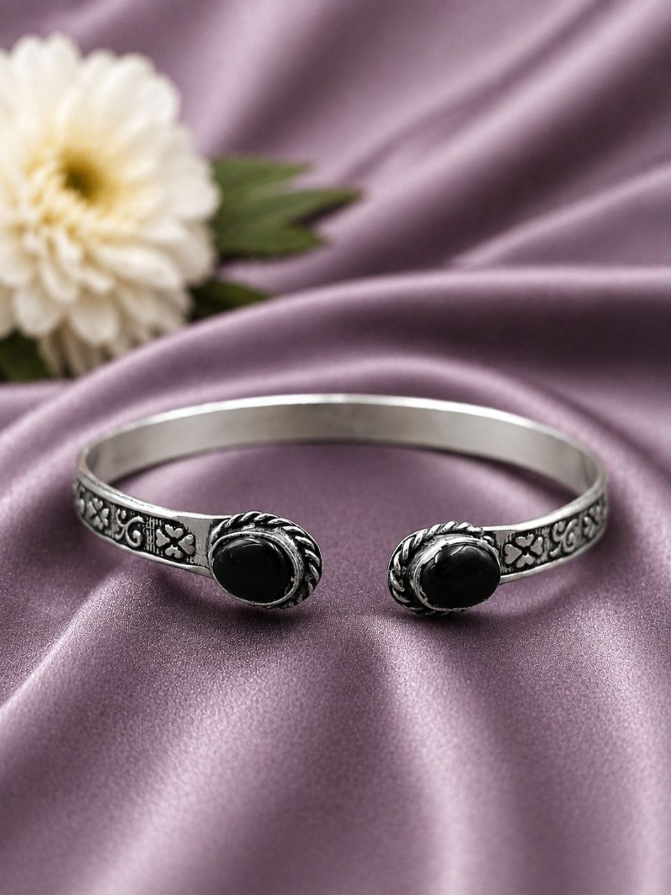 Designer Silver Bracelet – Exquisite Premium Jewelry for Elegant Modern Style 2 Designer Silver Bracelet elegant premium brass jewelry stylish modern wrist accessory